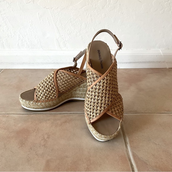 Donald J Pliner Woven Espadrille - Size 9 - Picture 7 of 7